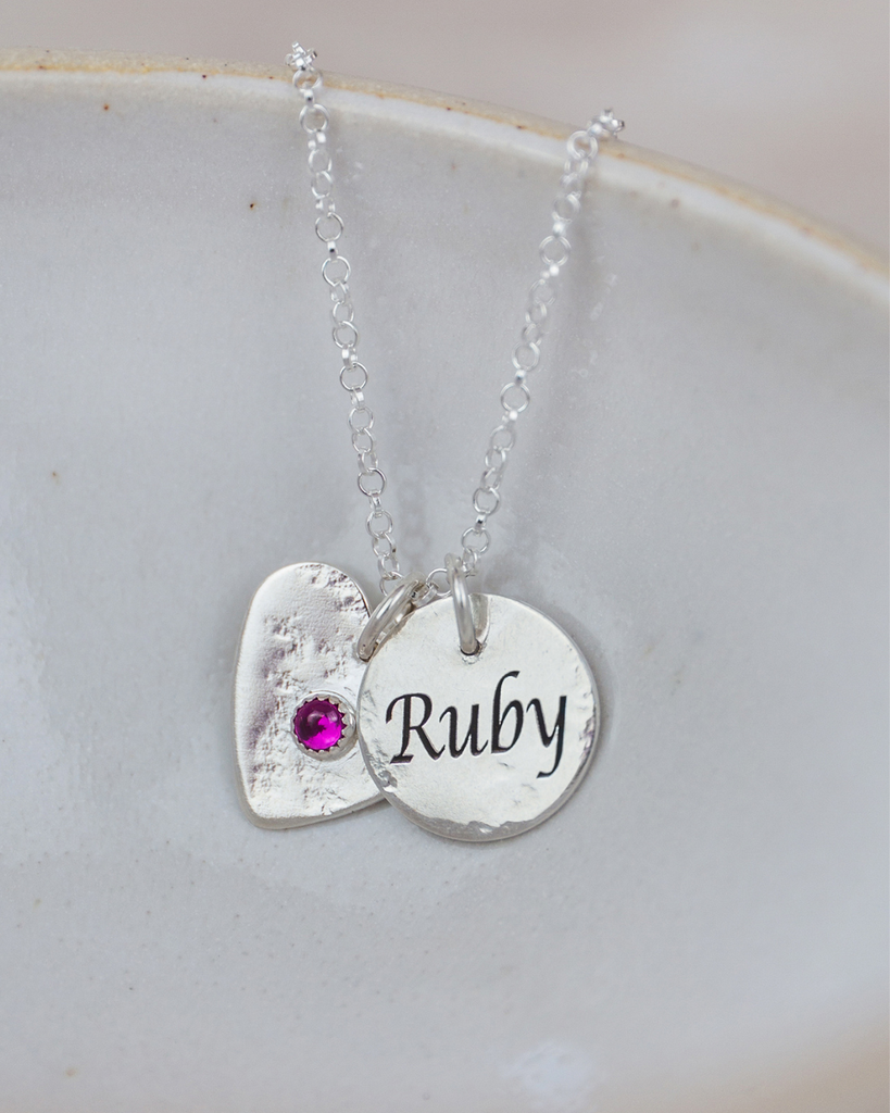 Personalised Jewellery for Birthdays: A Gift They’ll Never Forget
