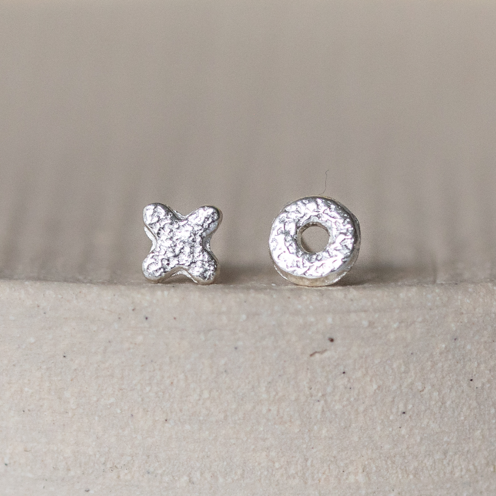 sterling silver textured mini hugs and kisses studs OX